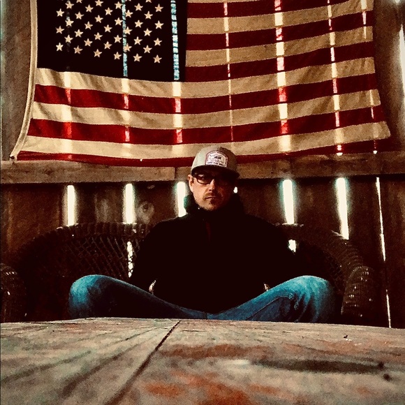 Meet your Posher, Jon - Picture 3 of 4